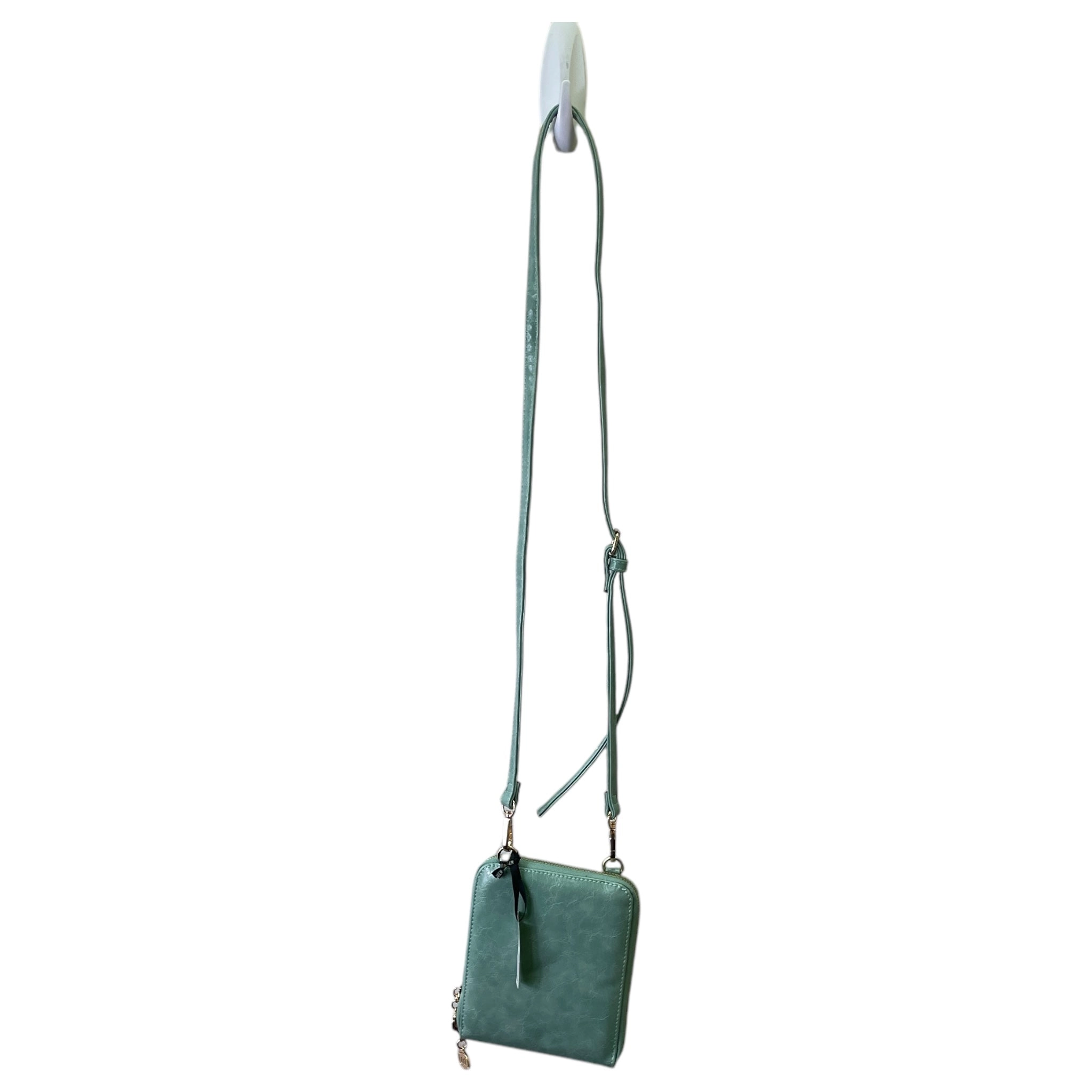 Crossbody By Coco And Carmen In Green, Size:Small