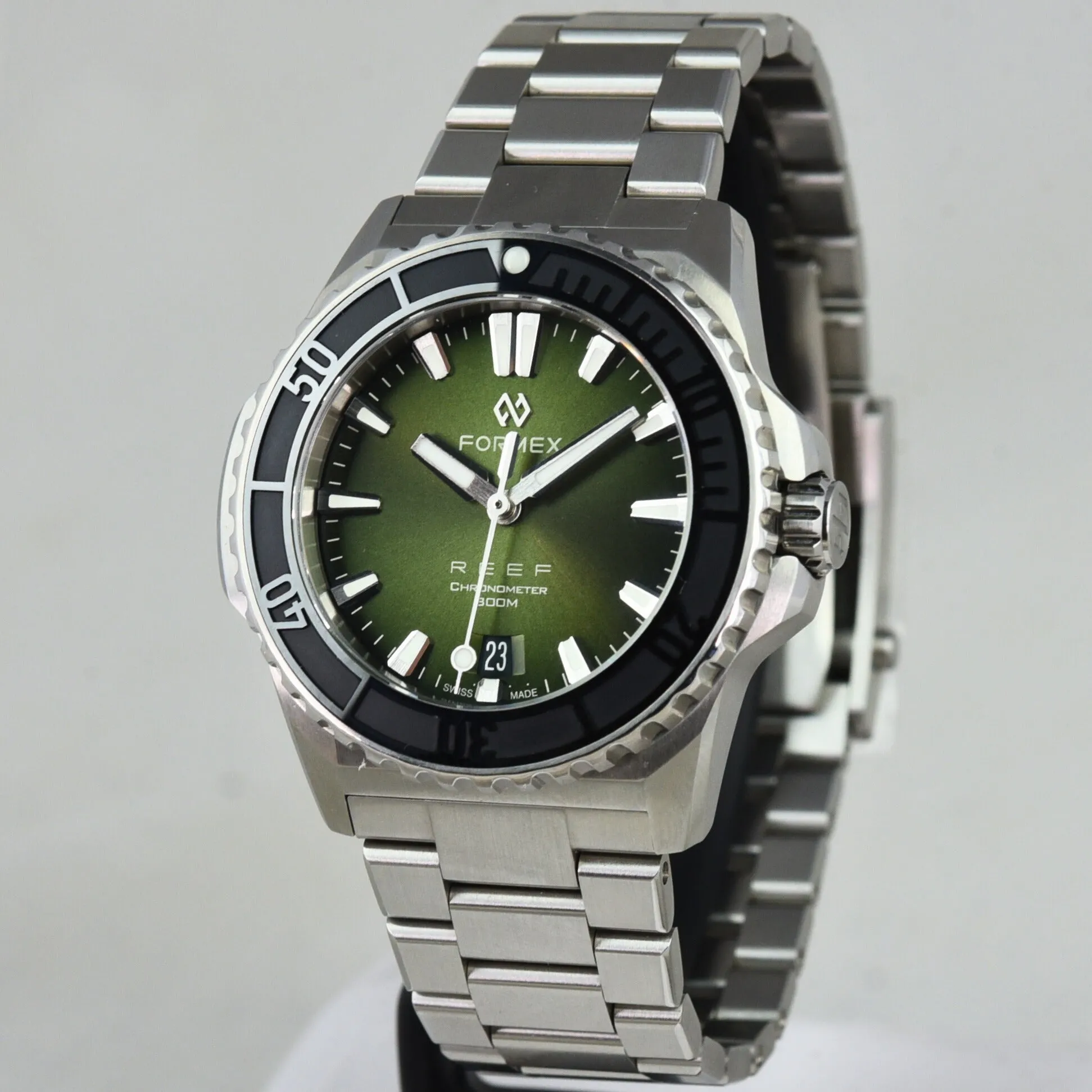 Formex REEF 39.5mm Automatic Chronometer 300m Green (Pre-owned)