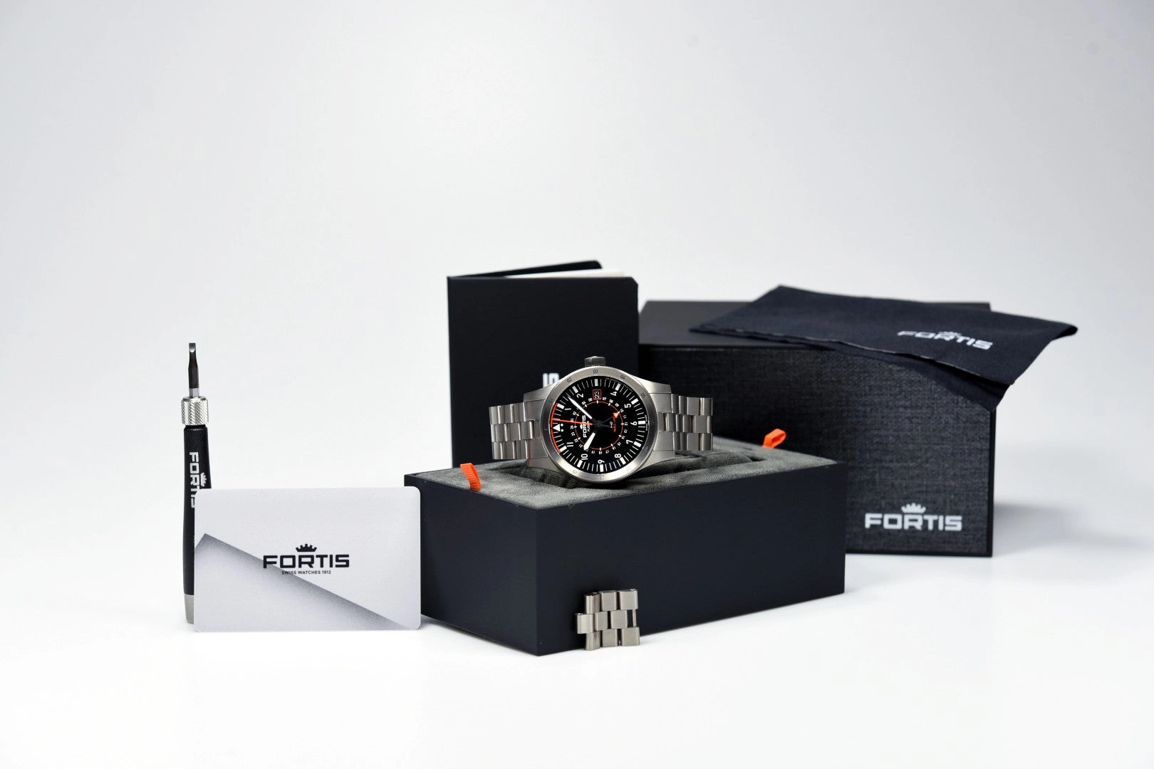 Fortis Flieger F-43 Triple-GMT Titanium Original (Pre-owned)