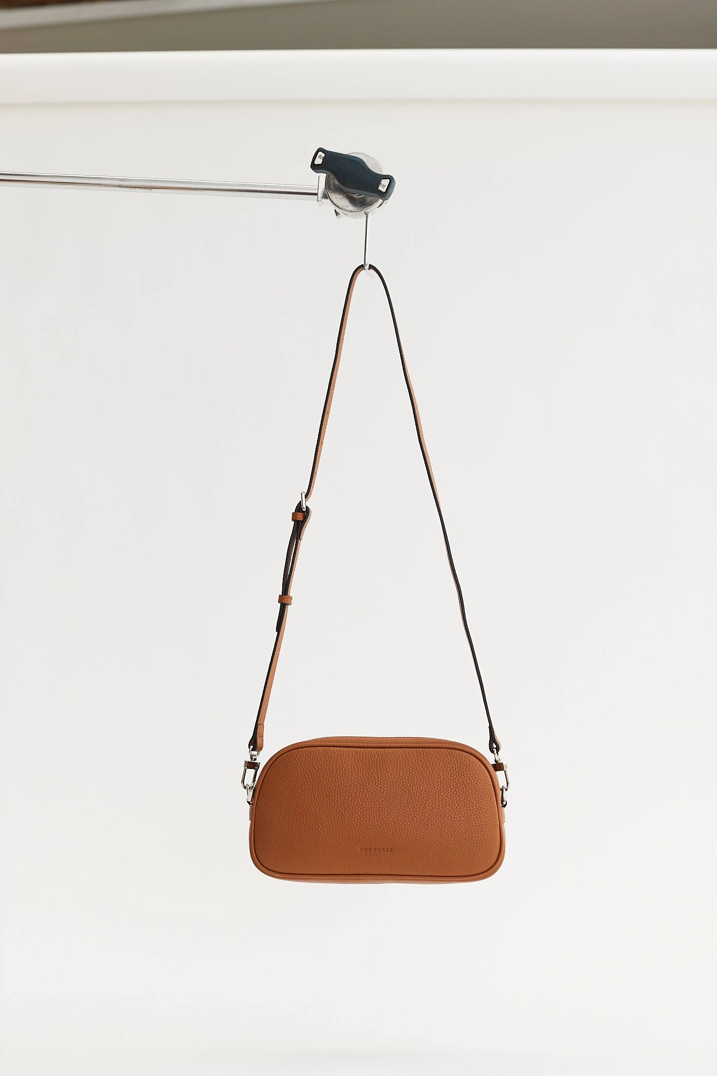 Wyn Crossbody Bag: Tan