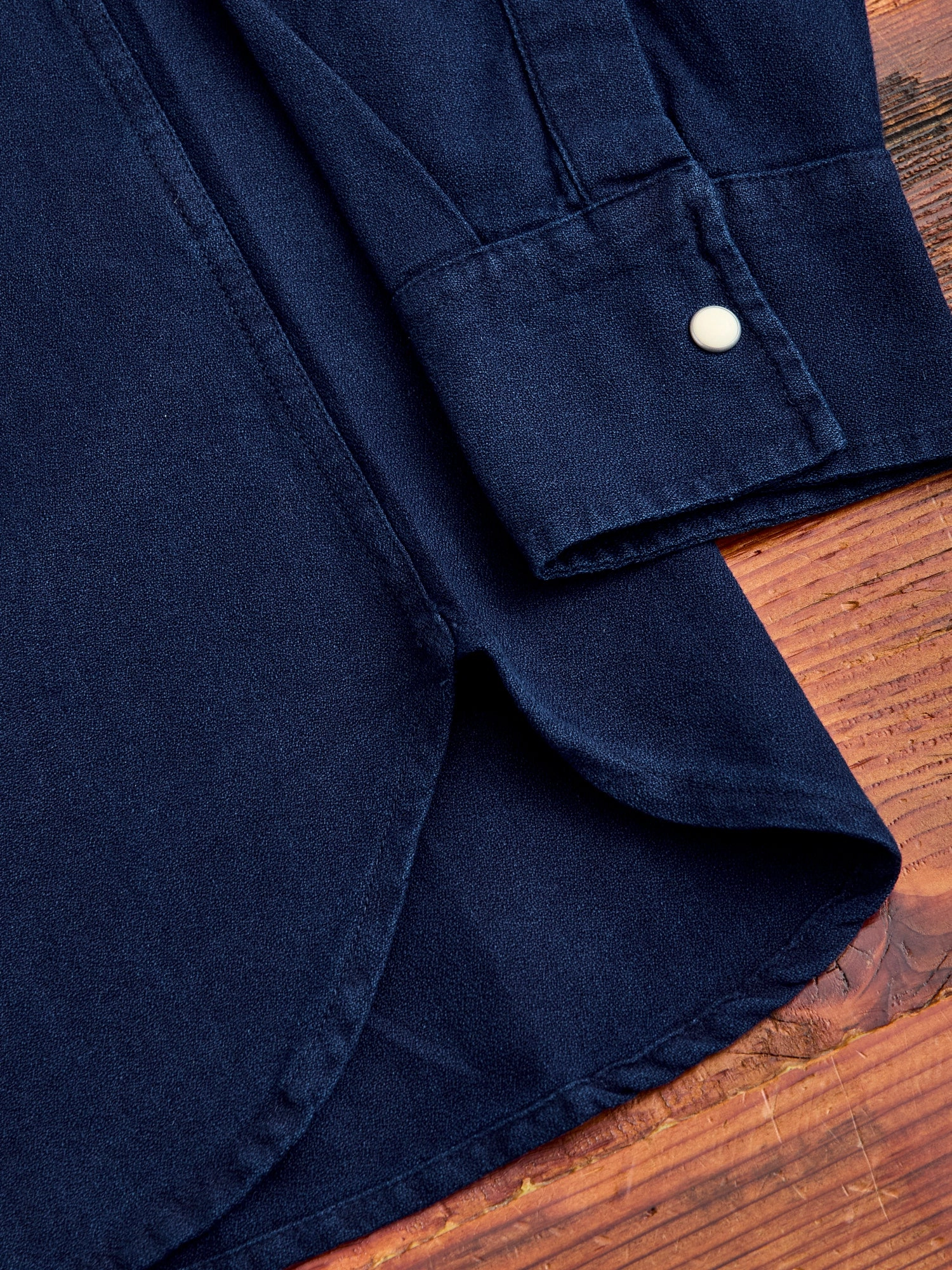 Yarn-Dyed Sateen Pearl Snap Shirt in Rinsed Indigo