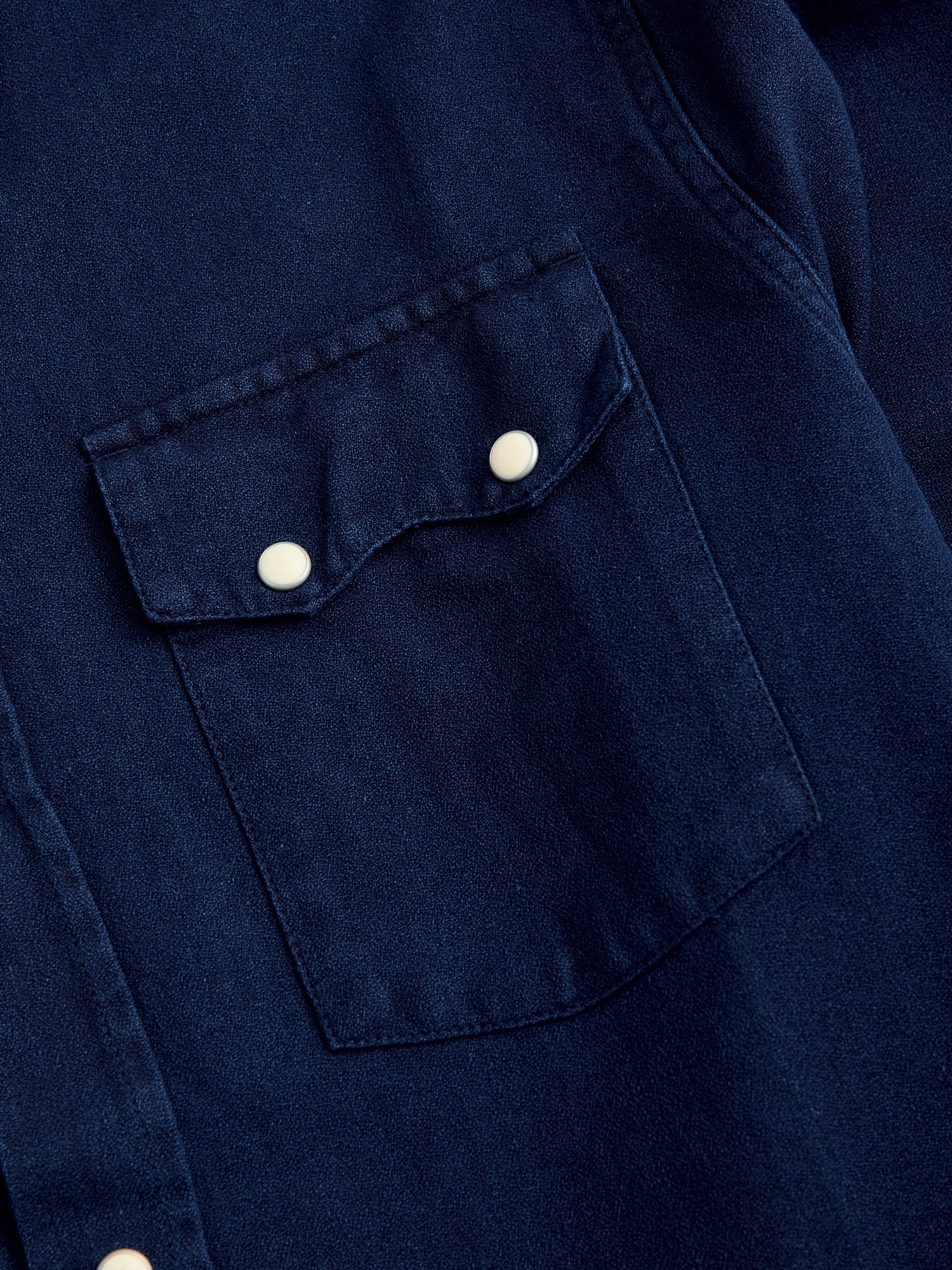 Yarn-Dyed Sateen Pearl Snap Shirt in Rinsed Indigo