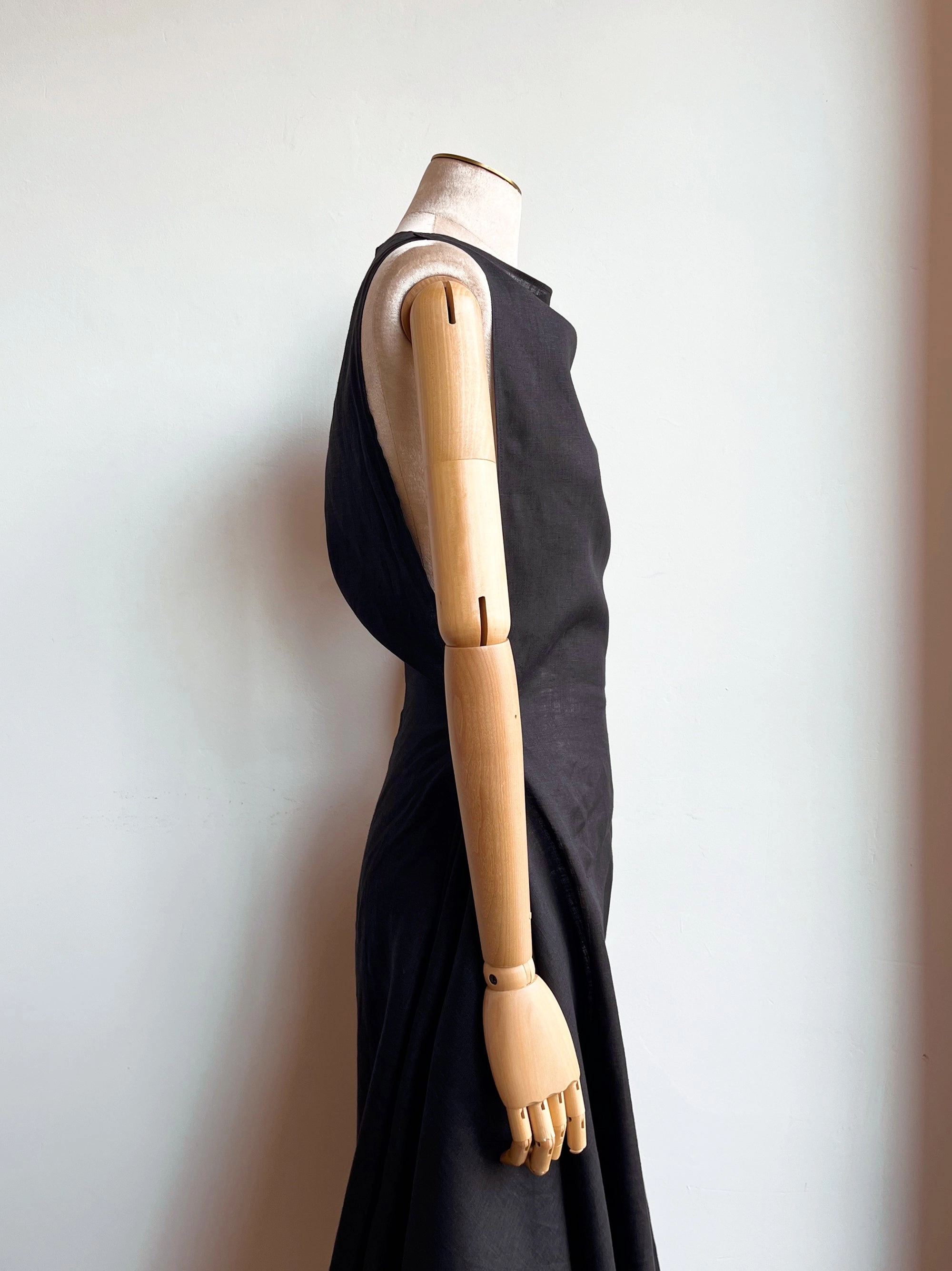 Zero-Waste Dress in Black Linen